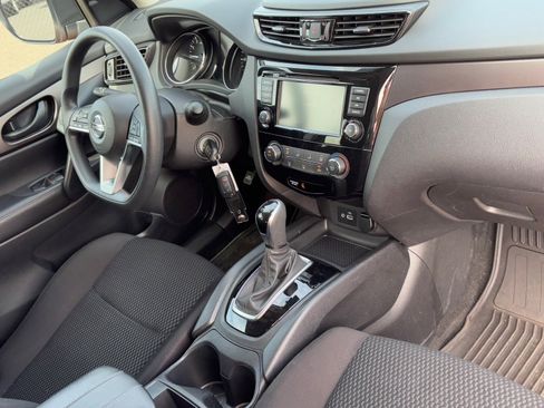 Certified 2021 Nissan Rogue Sport S image 9