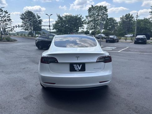 Used 2022 Tesla Model 3 Long Range AWD/4WD image 8
