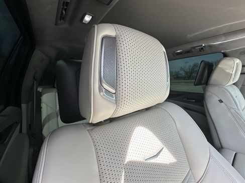 Certified 2023 Cadillac Escalade Premium Luxury Platinum image 11