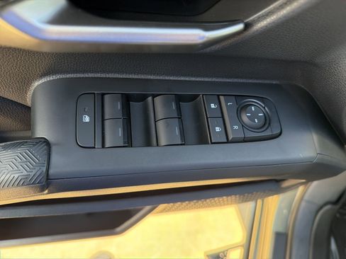 Used 2024 Toyota Tacoma TRD Off-Road image 15