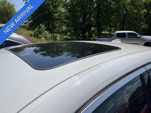 Used 2019 BMW 330i xDrive Sedan w/ Driving Assistance Package AWD/4WD image 10