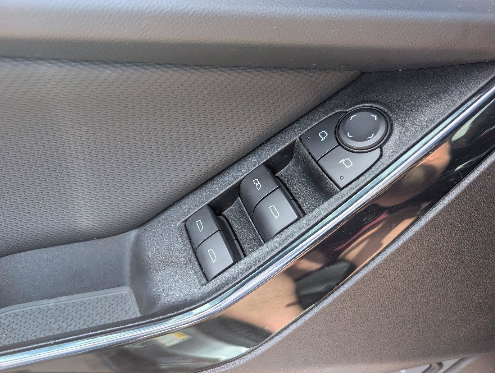 Used 2025 Chevrolet Equinox LT w/ Convenience Package II FWD image 29