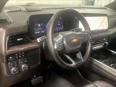 Used 2025 Chevrolet Tahoe LT image 8