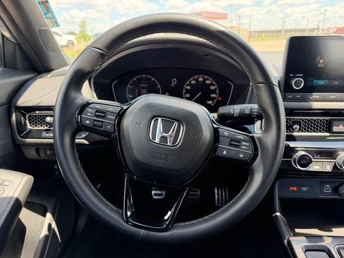 Used 2023 Honda Civic Sport image 9