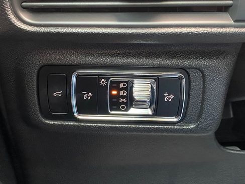 Used 2023 Lincoln Corsair Reserve w/ Jet Appearance Package image 26