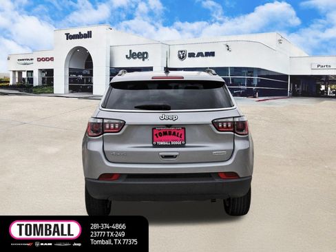 Used 2022 Jeep Compass Latitude AWD/4WD image 6