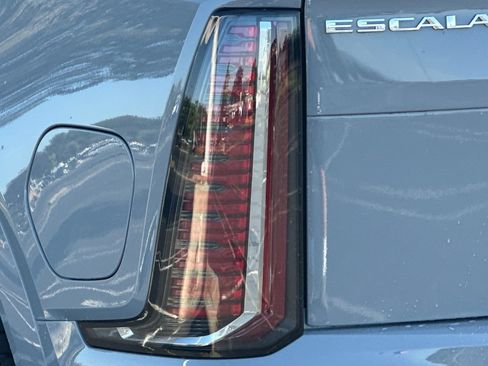 Certified 2026 Cadillac Escalade IQ Sport 1 w/ LPO, Floor Liner Package AWD/4WD image 46