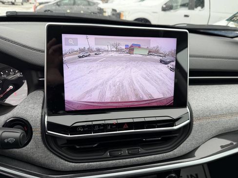 Used 2022 Jeep Compass Sport image 22