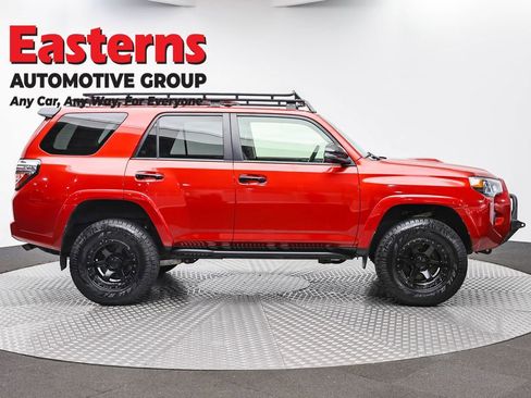 Used 2021 Toyota 4Runner Venture w/ Moonroof Package AWD/4WD image 4
