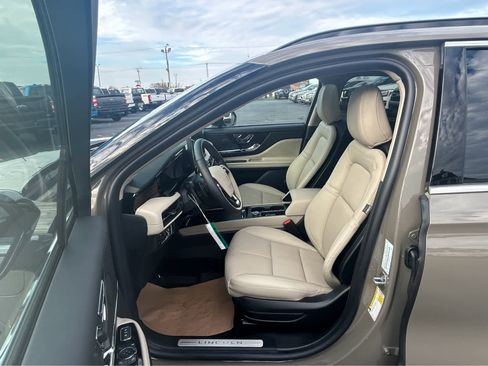 New 2025 Lincoln Corsair Grand Touring image 17