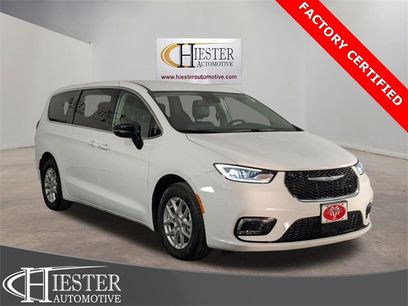 Certified 2024 Chrysler Pacifica Touring-L