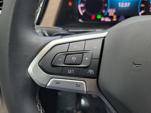 Used 2024 Volkswagen Atlas SE FWD image 24