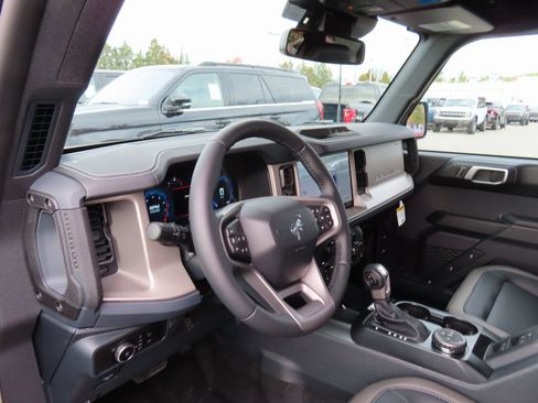 New 2025 Ford Bronco Outer Banks image 9