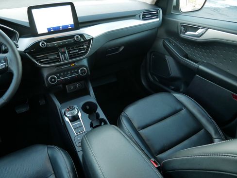 Used 2020 Ford Escape SEL image 11