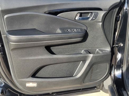 Used 2020 Honda Pilot Touring image 4