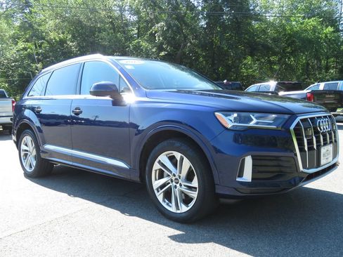 Used 2023 Audi Q7 2.0T Premium w/ Convenience Package AWD/4WD image 3