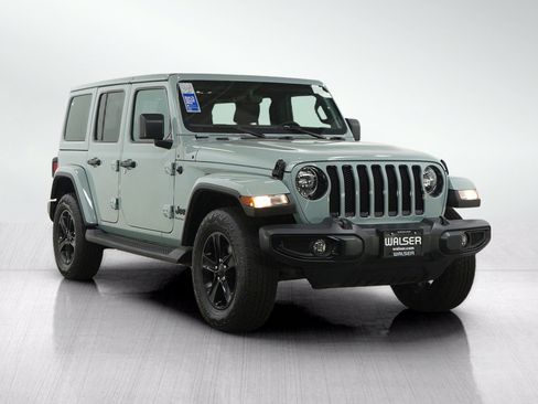 Used 2023 Jeep Wrangler Unlimited Sahara AWD/4WD image 8