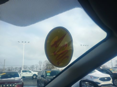 Used 2024 Nissan Rogue SV image 26