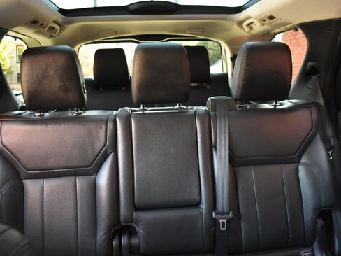 Used 2017 Land Rover Discovery HSE image 23