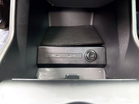 Used 2023 Audi Q4 e-tron Prestige image 31