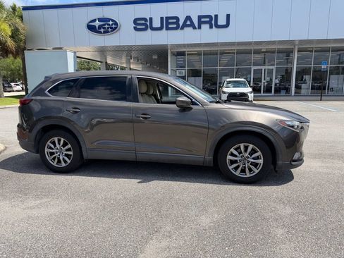 Used 2018 MAZDA CX-9 Touring w/ Touring Premium Package FWD image 2