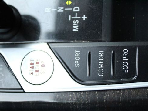 Used 2020 BMW 330i Sedan w/ Convenience Package RWD image 26