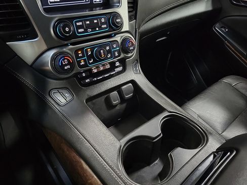 Used 2020 Chevrolet Tahoe LT AWD/4WD image 17