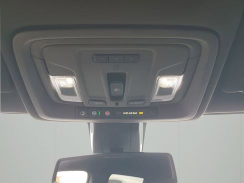 Used 2020 GMC Sierra 1500 SLT image 42