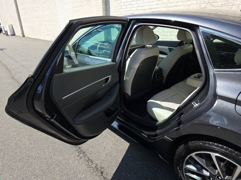 Used 2020 Hyundai Sonata Limited image 18