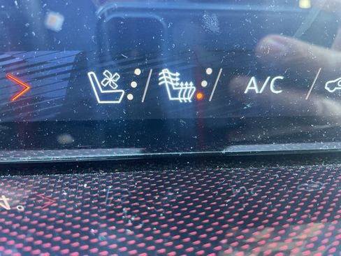 Used 2025 Chevrolet Traverse RS w/ LPO, Floor Liner Package image 16