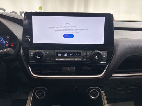 Used 2024 Toyota Grand Highlander XLE image 31