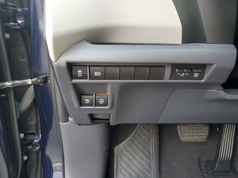 Used 2022 Toyota Sienna XLE image 25