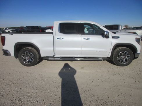 New 2026 GMC Sierra 1500 SLT w/ SLT Premium Plus Package image 3