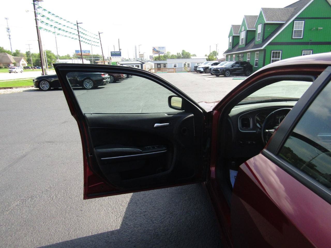 Used 2020 Dodge Charger SXT w/ Leather Interior Group RWD image 10