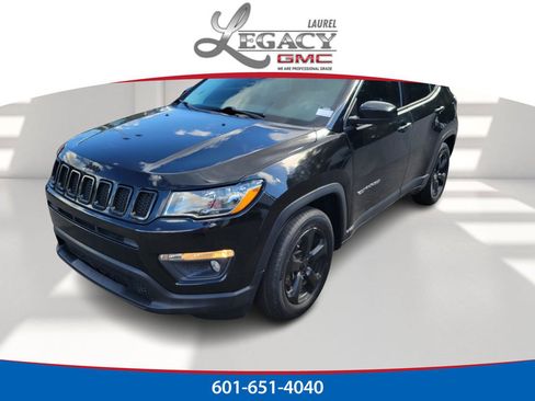 Used 2019 Jeep Compass Latitude image 1