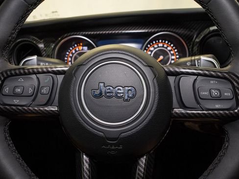 Used 2023 Jeep Gladiator Willys image 19