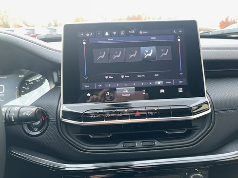 New 2026 Jeep Compass Limited image 21