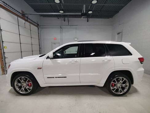 Used 2018 Jeep Grand Cherokee SRT AWD/4WD image 18