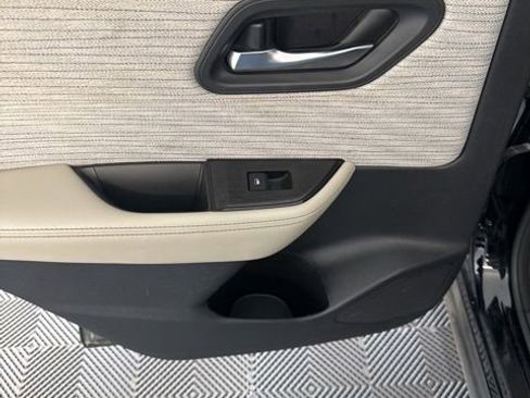 Certified 2023 Nissan Rogue SV FWD image 21