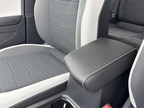 New 2026 Volkswagen Taos SE image 27