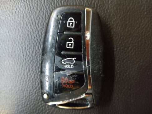 Used 2018 Hyundai Santa Fe Sport w/ 2.4L Value Package 02 image 32