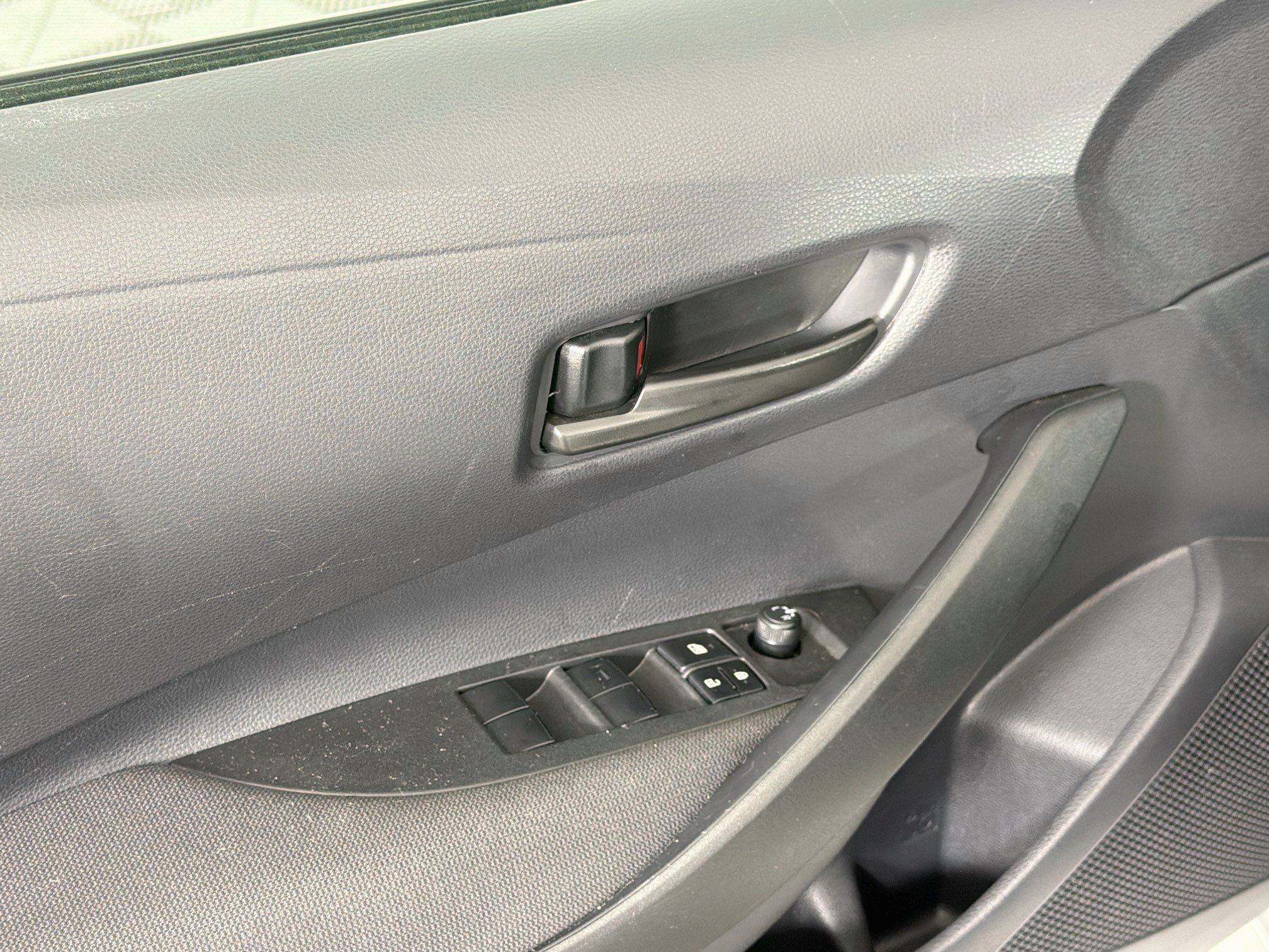 Used 2026 Toyota Corolla LE FWD image 15