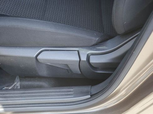 Used 2025 Nissan Kicks S AWD/4WD image 19