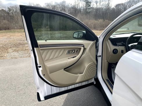 Used 2018 Ford Taurus Limited w/ Driver Assist Package image 25