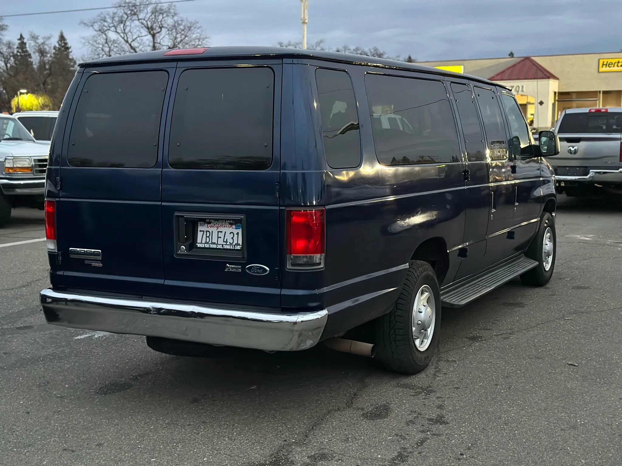 Used 2013 Ford E-350 and Econoline 350 XL RWD image 4