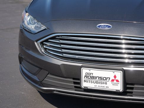 Used 2018 Ford Fusion S FWD image 9
