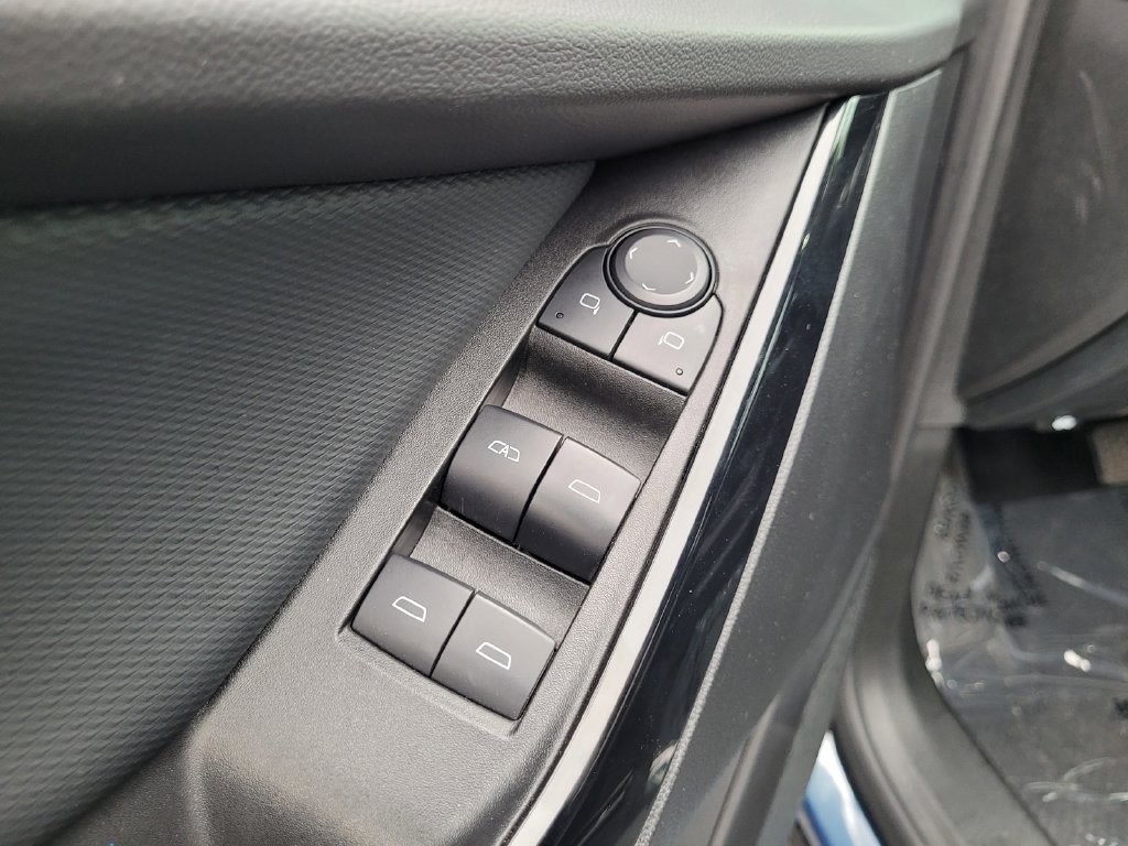 Used 2025 Chevrolet Equinox LT AWD/4WD image 26