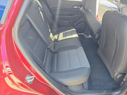 Used 2024 Chevrolet Trax LT w/ LT Convenience Package FWD image 19