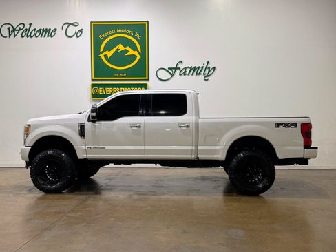 Used 2019 Ford F250 Platinum w/ Platinum Ultimate Package AWD/4WD image 5
