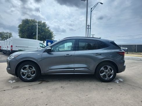 Used 2024 Ford Escape ST-Line w/ Cold Weather Package FWD image 4